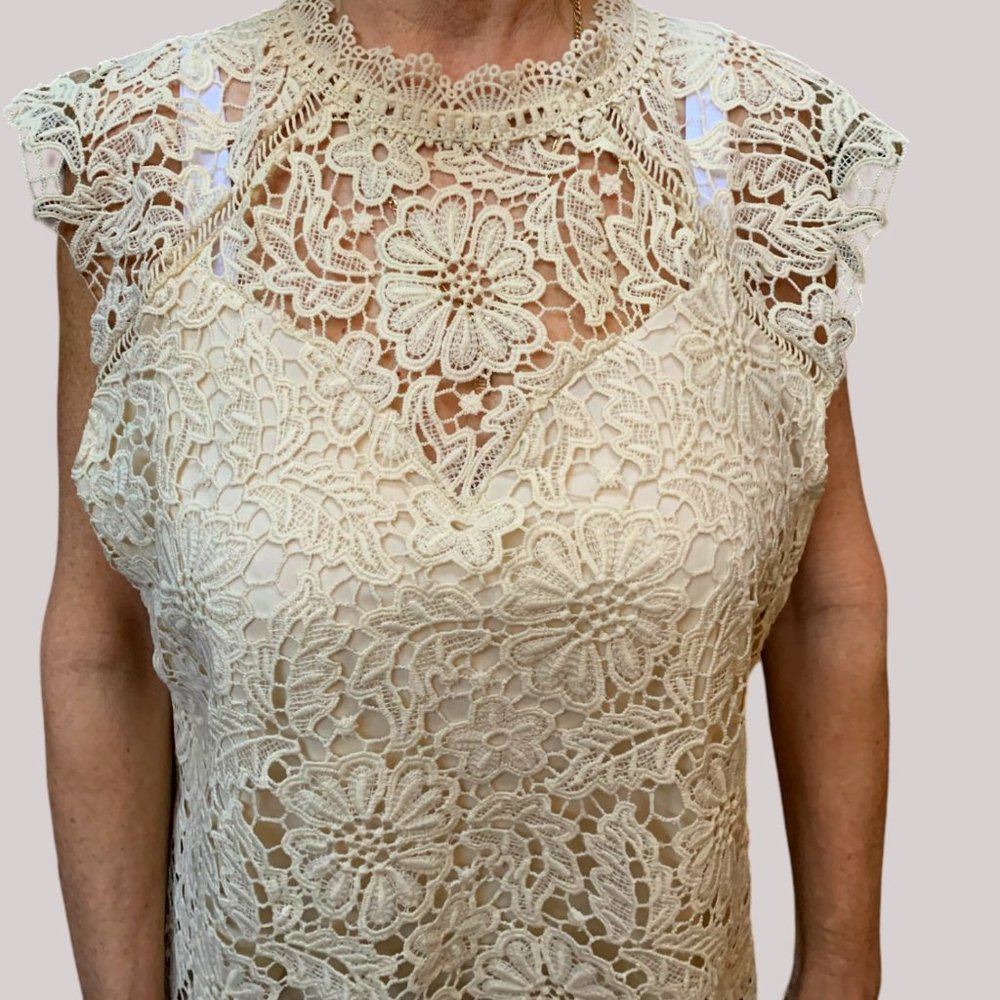 New Adiva Crochet Lace Tank Top - Picture 4 of 8